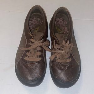 Keen brown leather lace up shoes size 8.